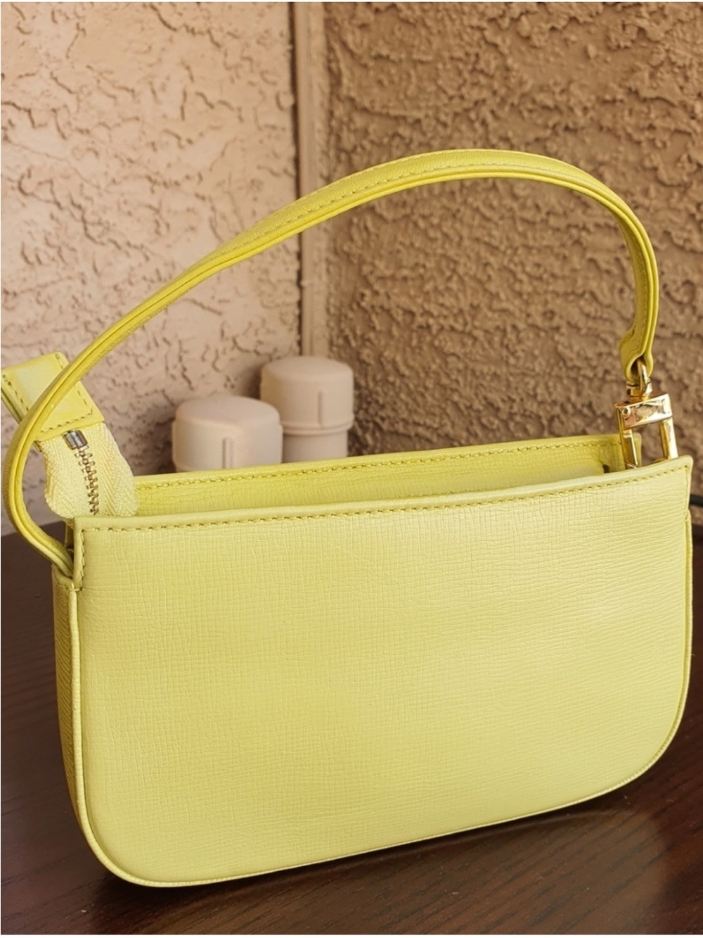 MCM - RARE Mini Yellow Pochette - Picture 3 of 9